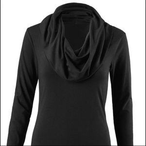 LIKE NEW!  CAbi Cozy Cowl